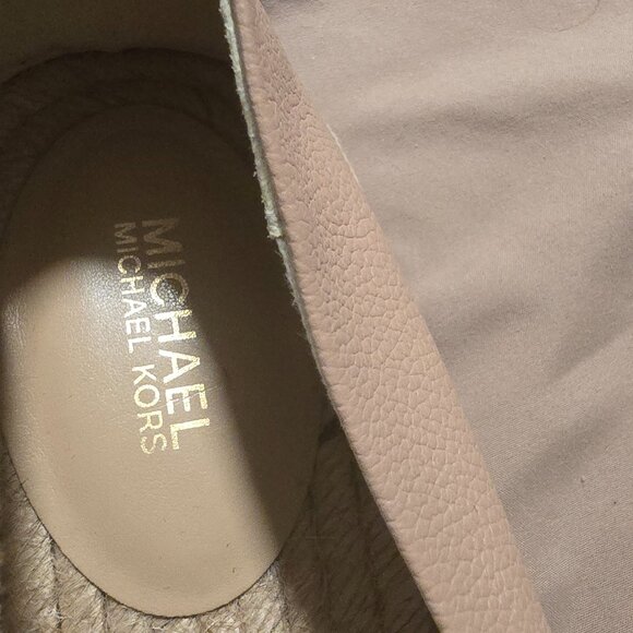 Micheal Korrs - Picture 3 of 4